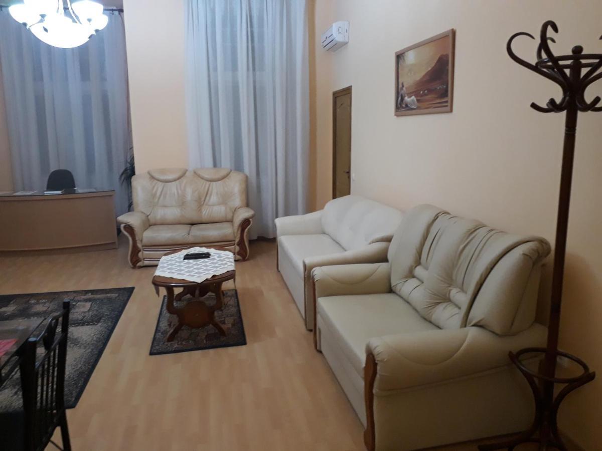 Piac Utcai Apartman Debrecen Exterior photo